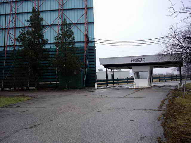 Piqua 36 Drive-In - 2006 Photo (newer photo)